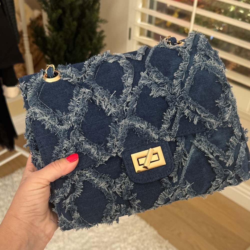 Elegant Denim Chain Shoulder Bag - Picture 4 of 8